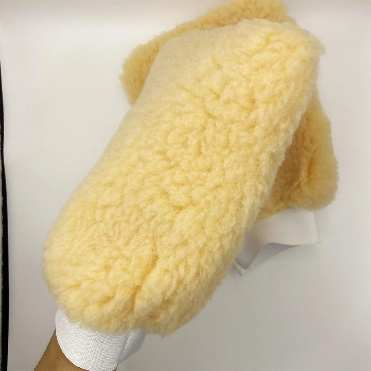 TickMitt Care – Sanfter Pflege- & Applikatorhandschuh für Pferde und Haustiere