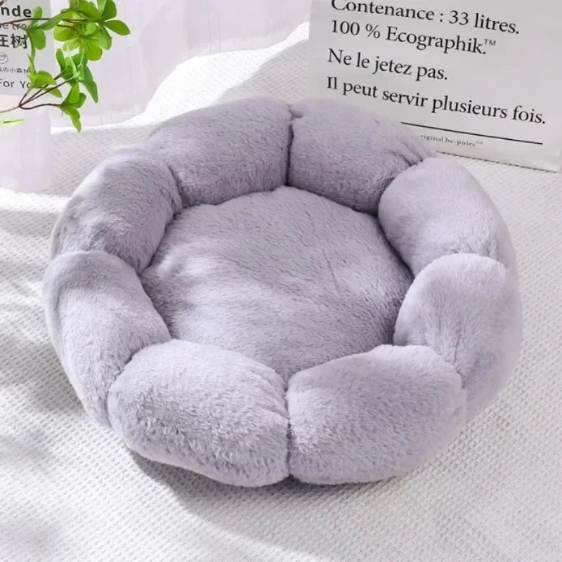 Blumenförmiges Hundebett – weicher Plüsch & wasserabweisend