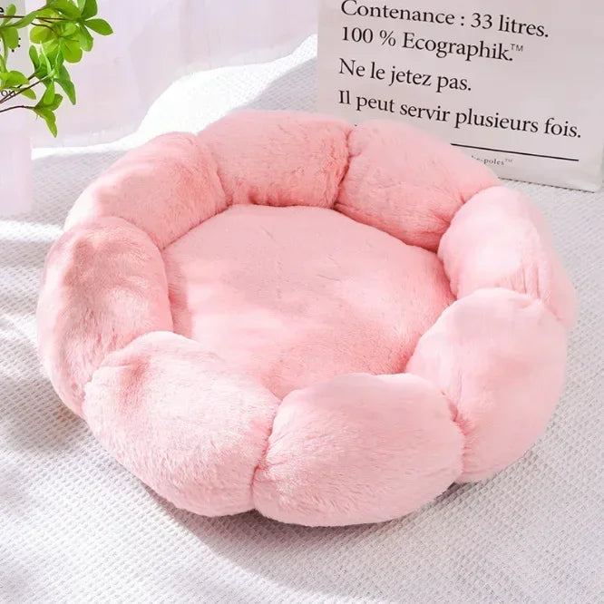 Blumenförmiges Hundebett – weicher Plüsch & wasserabweisend