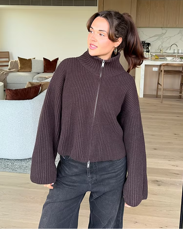 Damen Rollkragenpullover Zalina – kombiniert mit Jeans und Hose