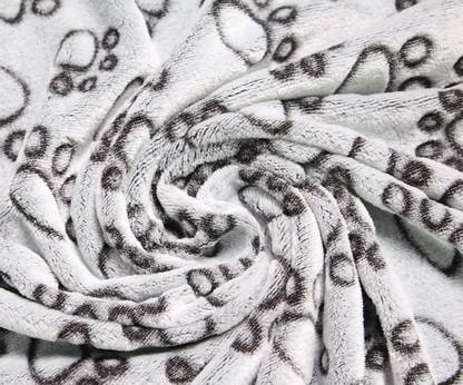 SnugglePaws CozyCotton – Niedliche & Warme Haustierdecke aus Baumwolle mit Cartoon-Motiv