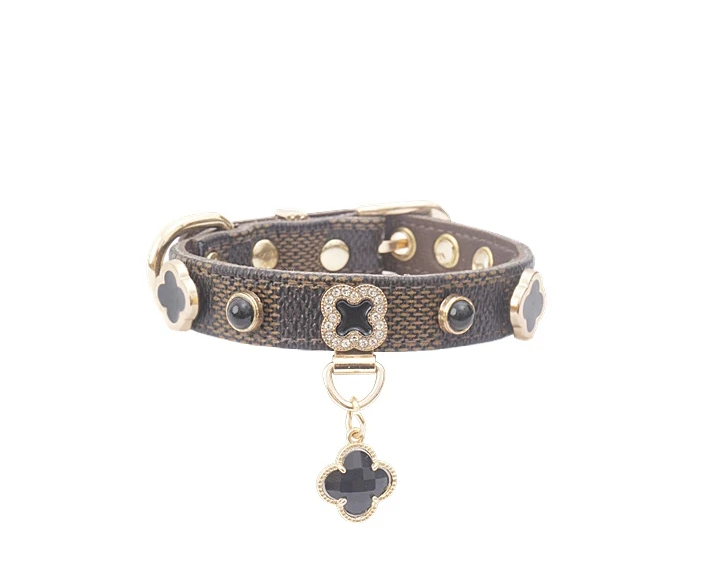 LuckyLuxe Clover Collar – Luxus-Halsband aus PU-Leder