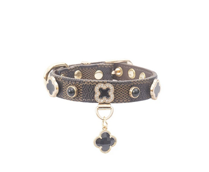 LuckyLuxe Clover Collar – Luxus-Halsband aus PU-Leder