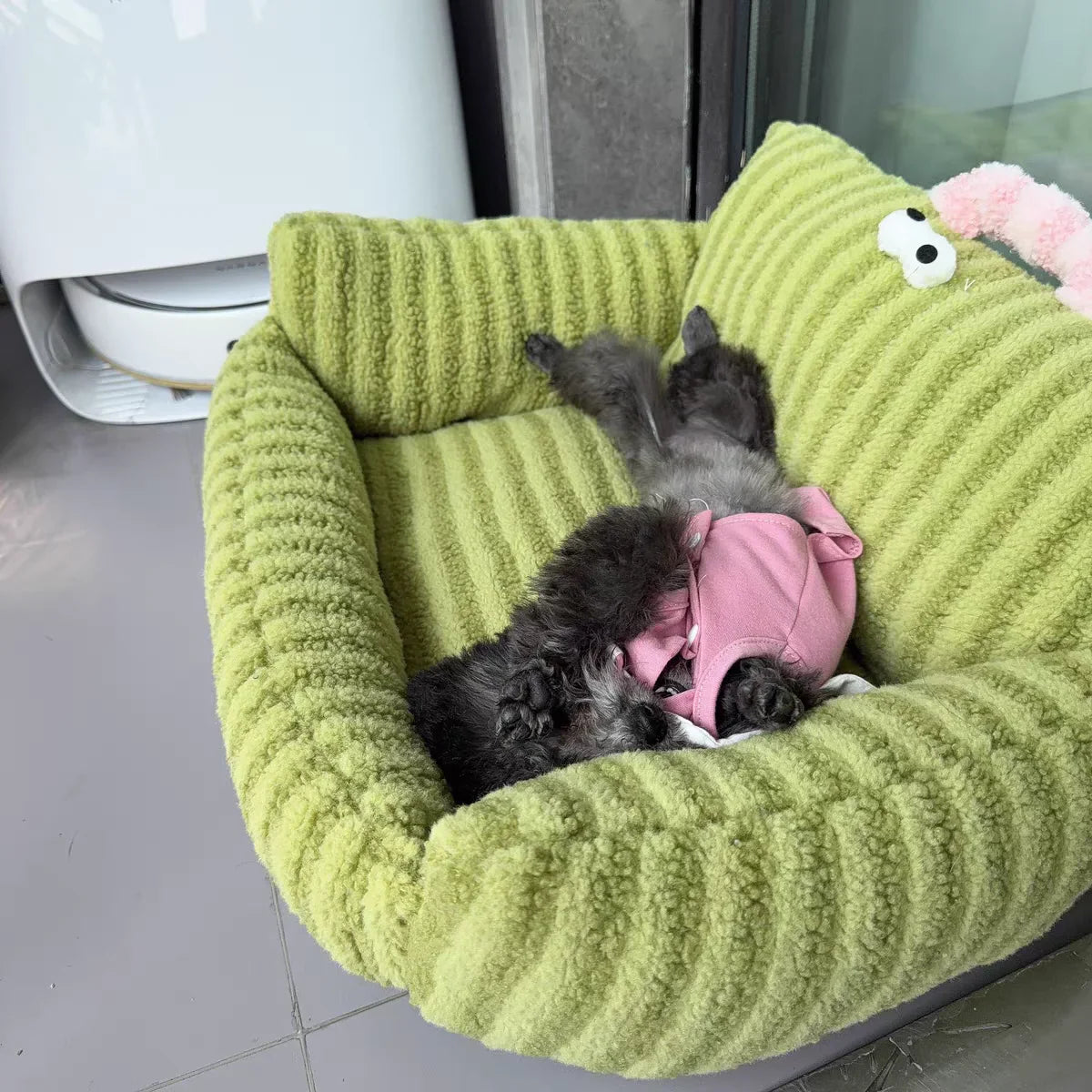 CozyNest Deluxe Wintersofa