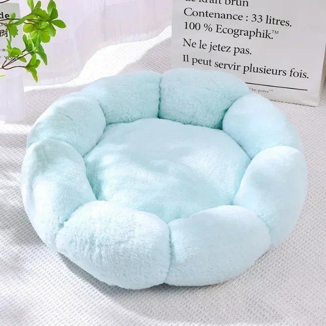 Blumenförmiges Hundebett – weicher Plüsch & wasserabweisend