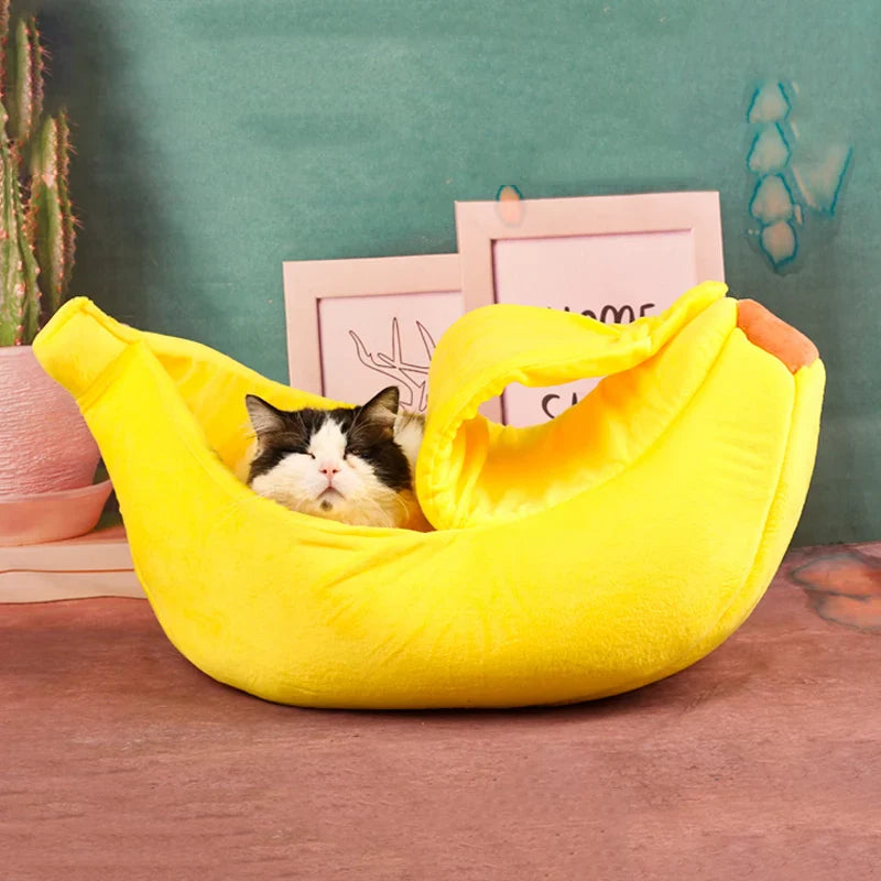 Plüsch-Katzenmann-Bananenvorm – Warmes Zuhause für Kat von Kleine Hunde