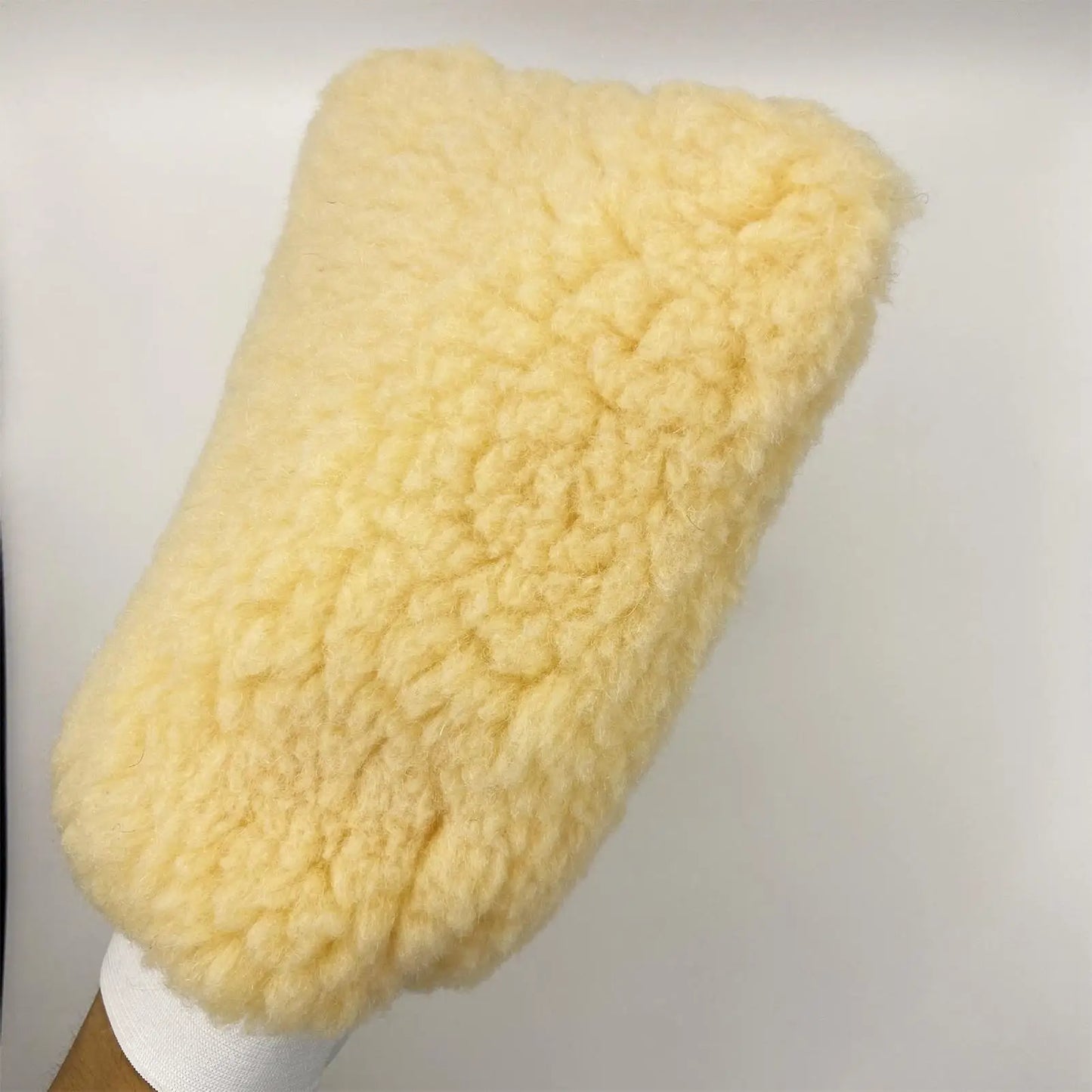 TickMitt Care – Sanfter Pflege- & Applikatorhandschuh für Pferde und Haustiere