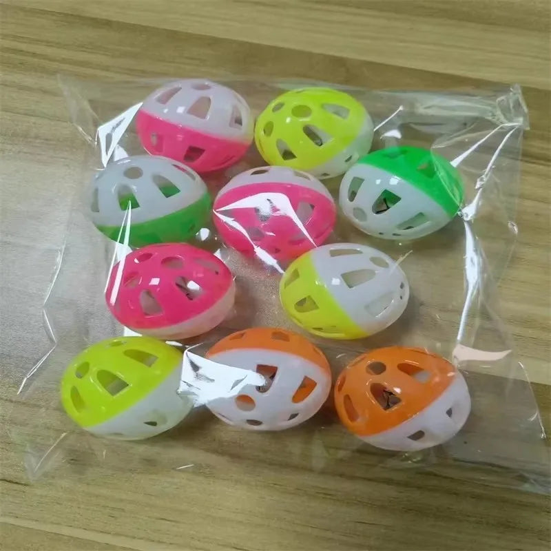 Wellensittichspielzeug – bunte Kaubälle aus Kunststoff mit Glöckchen