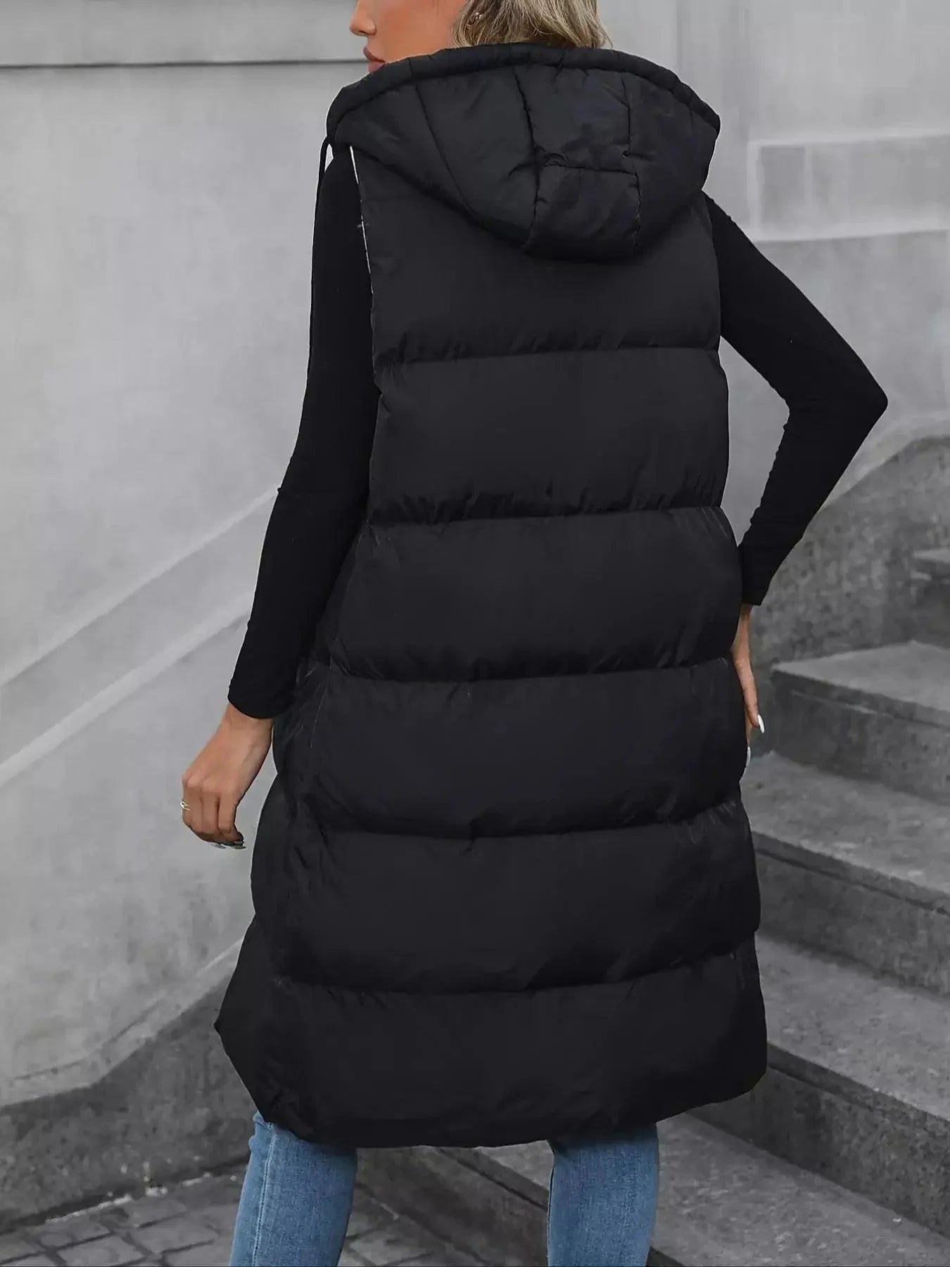Damen Steppweste mit Kapuze in Schwarz-Apricot Seitenansicht