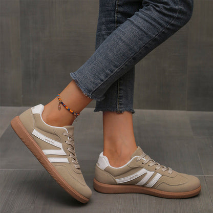 Berna Sneaker Gesamtansicht – Off-White, modernes Design