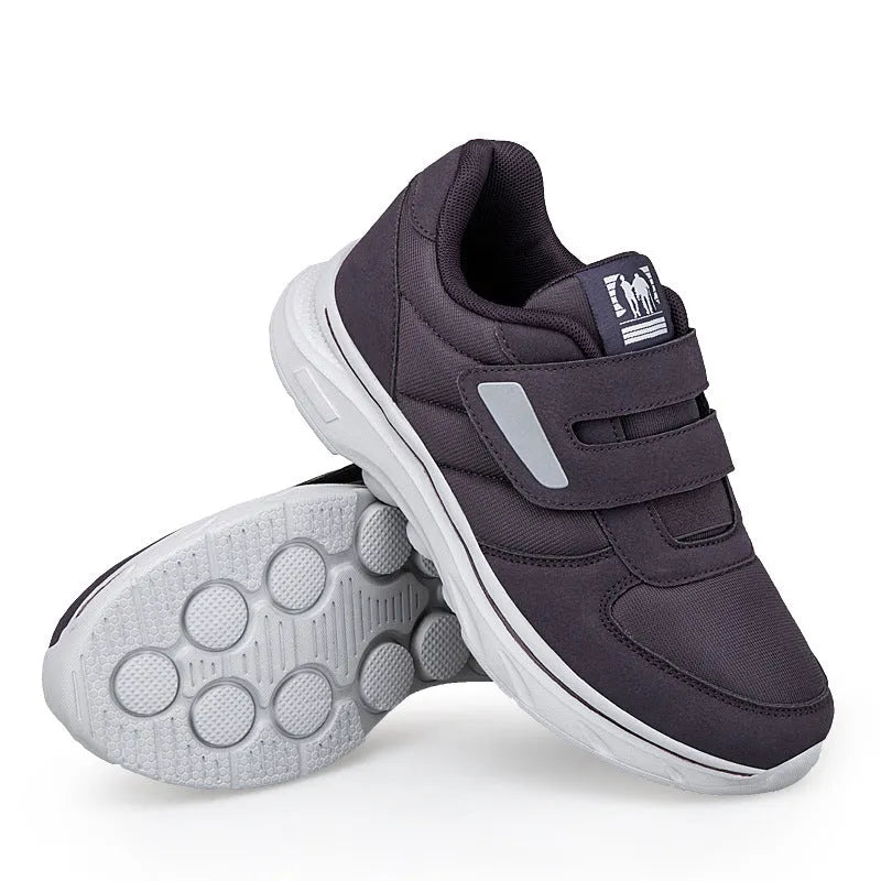 Nalia orthopädischer Sneaker getragen im urbanen Alltag