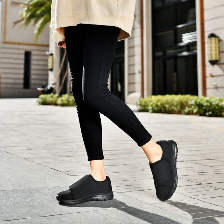 Velara Schuhe in Blau mit tiefer Zehenbox für optimale Fußfreiheit