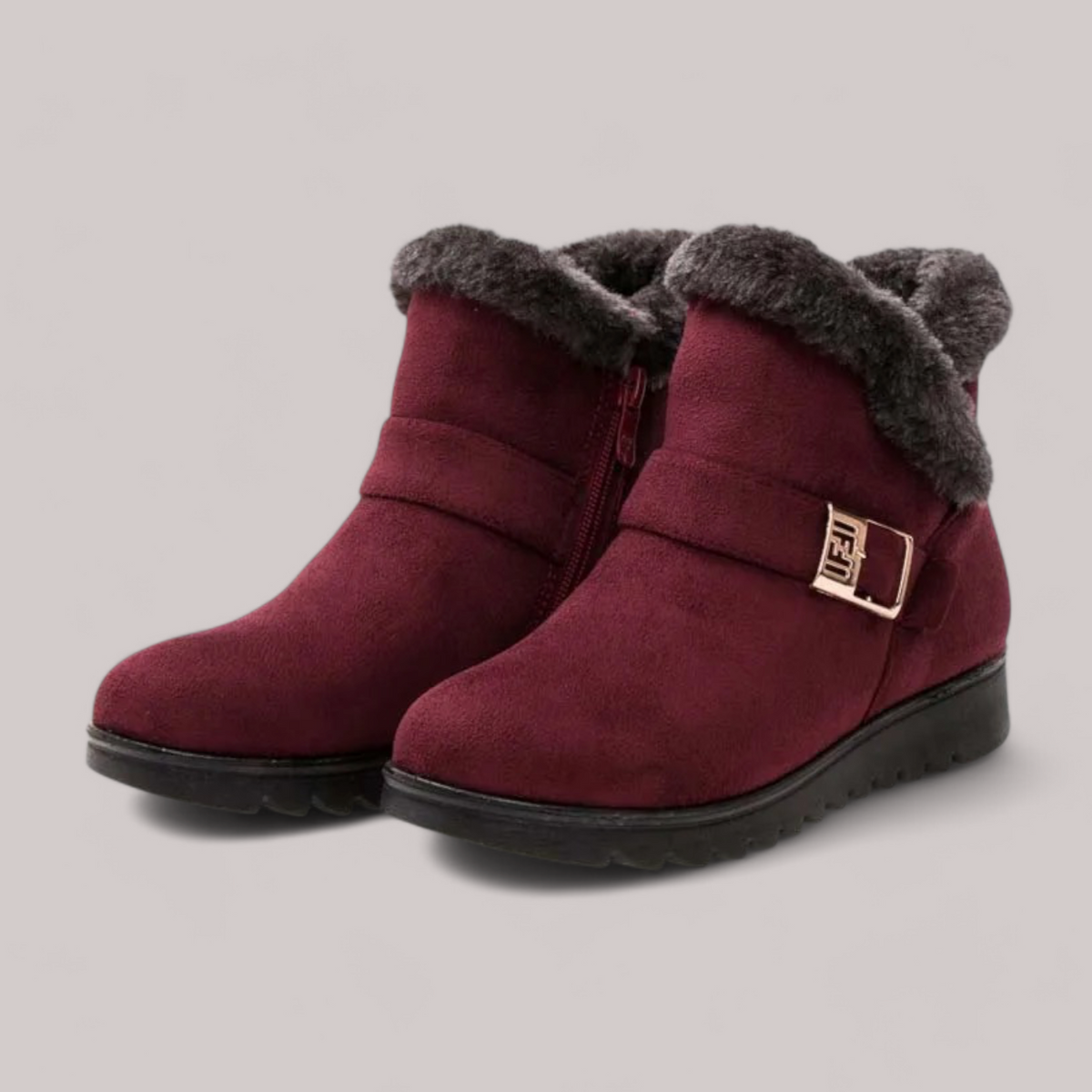Seitenansicht der warmen Damen-Stiefeletten mit Wildleder-Obermaterial in Schwarz