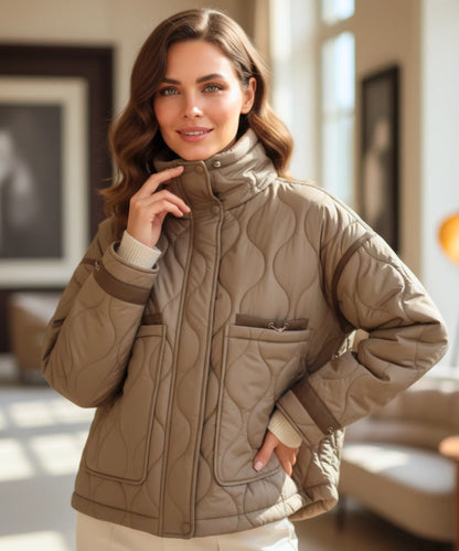 Damen oversized Steppjacke in Olivgrün mit geometrischer Steppung