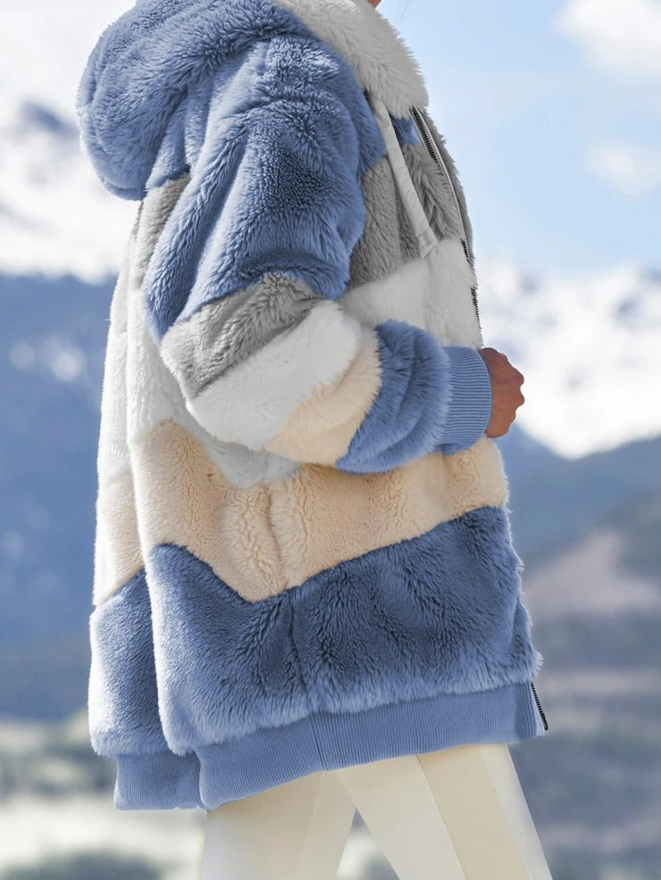 Vivka Plüschjacke – Detailaufnahme des weichen Stoffes