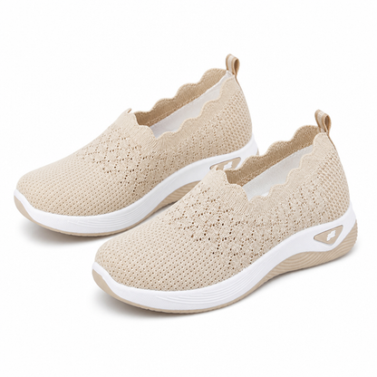 Luara Damen Sneaker Seitenansicht – leichte Dämpfungssohle sichtbar