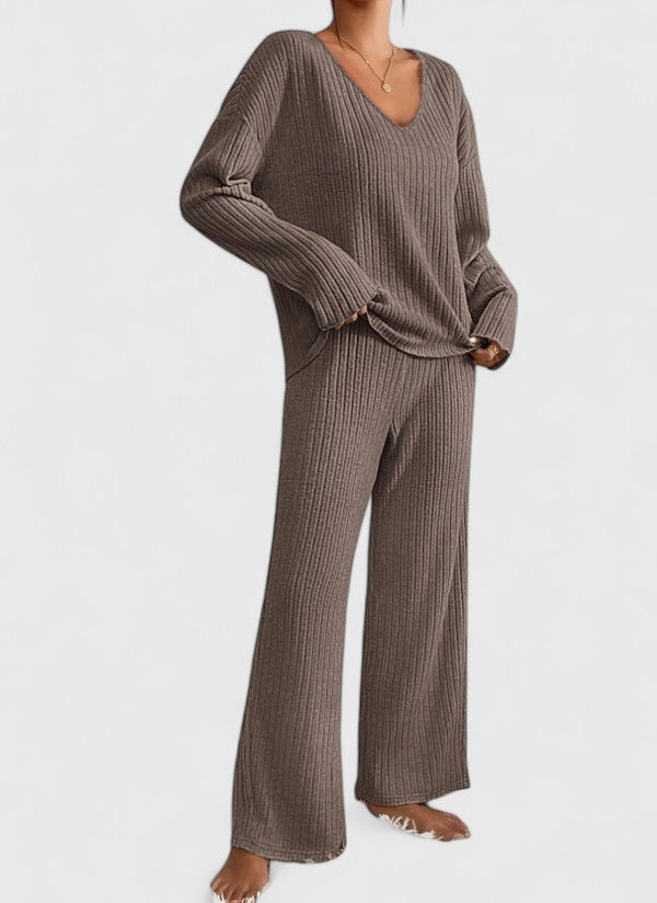 Damen Lounge Set in Olive – weicher Strickpullover mit weitem Bein