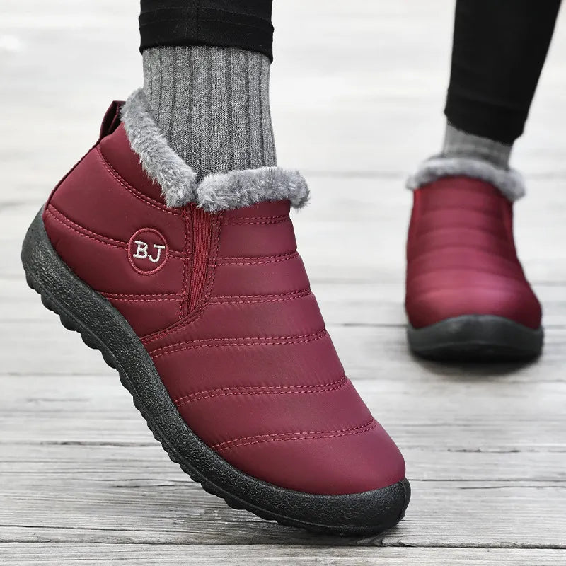 Fenja Damen-Boots in Grau – Detailansicht Dehnungseinsatz seitlich