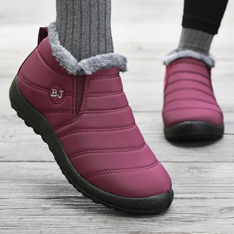 Gefütterte Damen-Stiefel in Schwarz – Seitenansicht