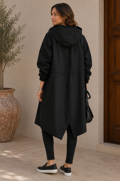 Wasserdichte Damenjacke mit Kapuze in Schwarz