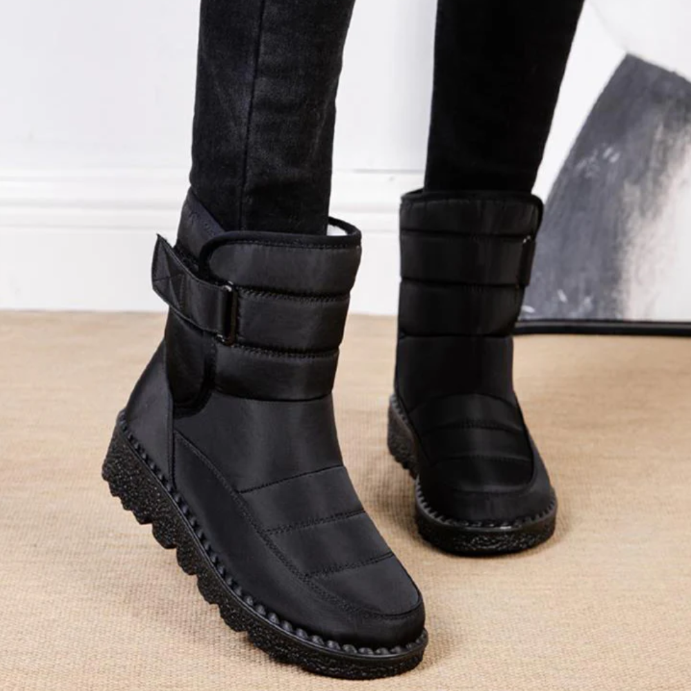 Kira Damen Stiefel – Gesamtansicht von vorne in mehreren Farben
