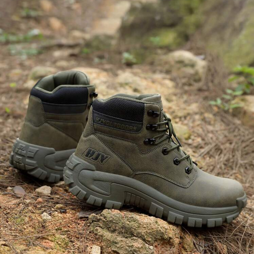 Feldmar Herren Outdoor Wanderschuhe – Lifestyle-Aufnahme im Gelände