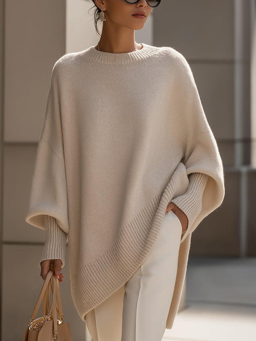 Fiora Damen Oversized Poncho-Pullover in Beige mit weitem Fledermausärmel