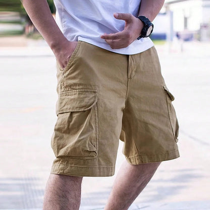 Herren Cargo-Shorts mit mehreren Taschen in Regular Fit – Vorderansicht