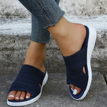 Larissa Damen orthopädische Slides in Blau mit offenem Slip-On-Design