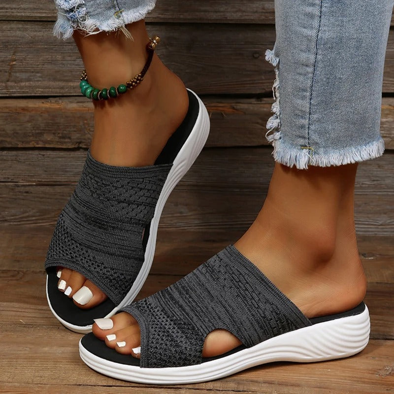 Larissa Slip-On Slides für Damen – luftige offene Form für den Sommer