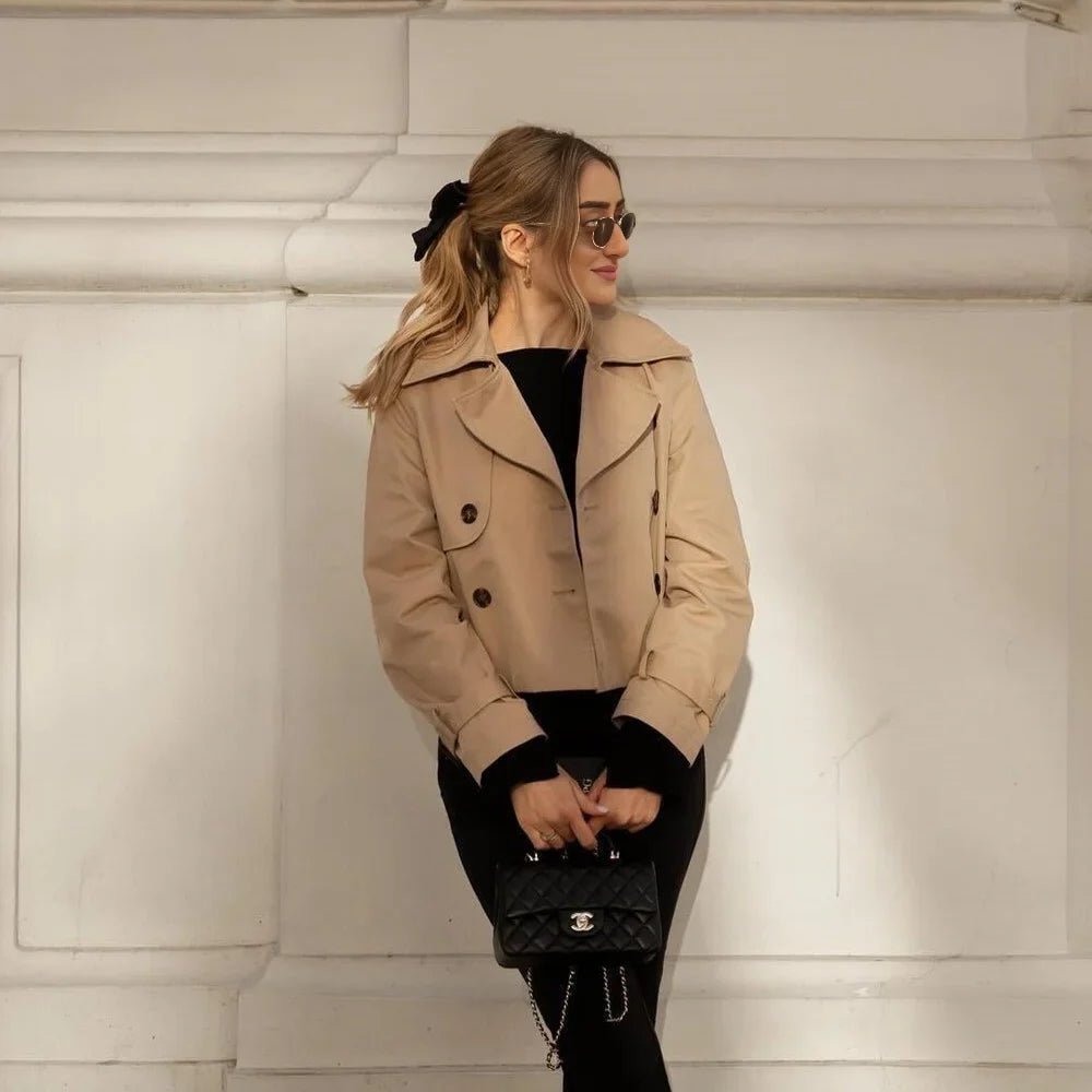 Vintage Crop-Jacke für Damen in Braun – Vorderansicht mit Knopfdetails