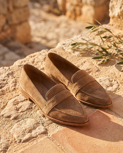 Lena Damen Loafer in Schwarz – weiche Wildlederoberfläche Detailansicht