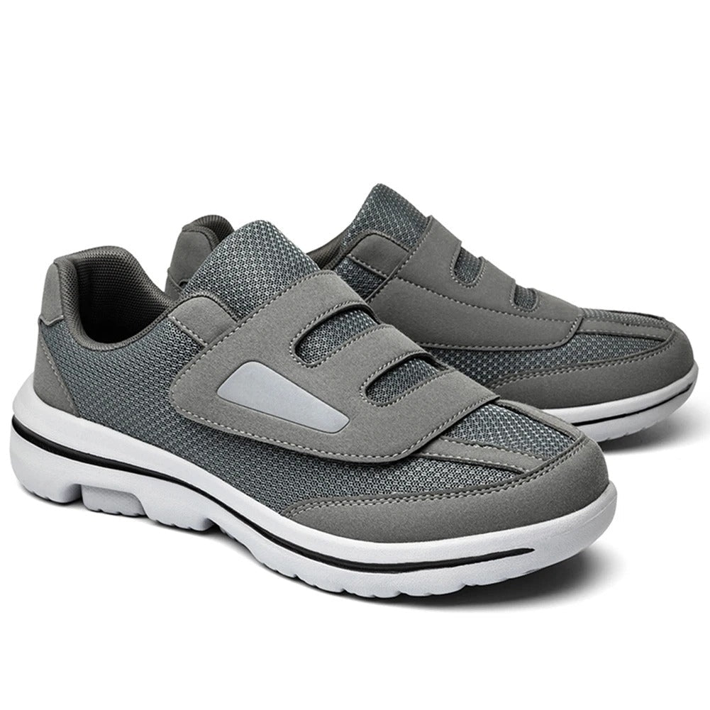 Öffenbares Design der Lukas Herren Weißschuhe für einfaches Anziehen