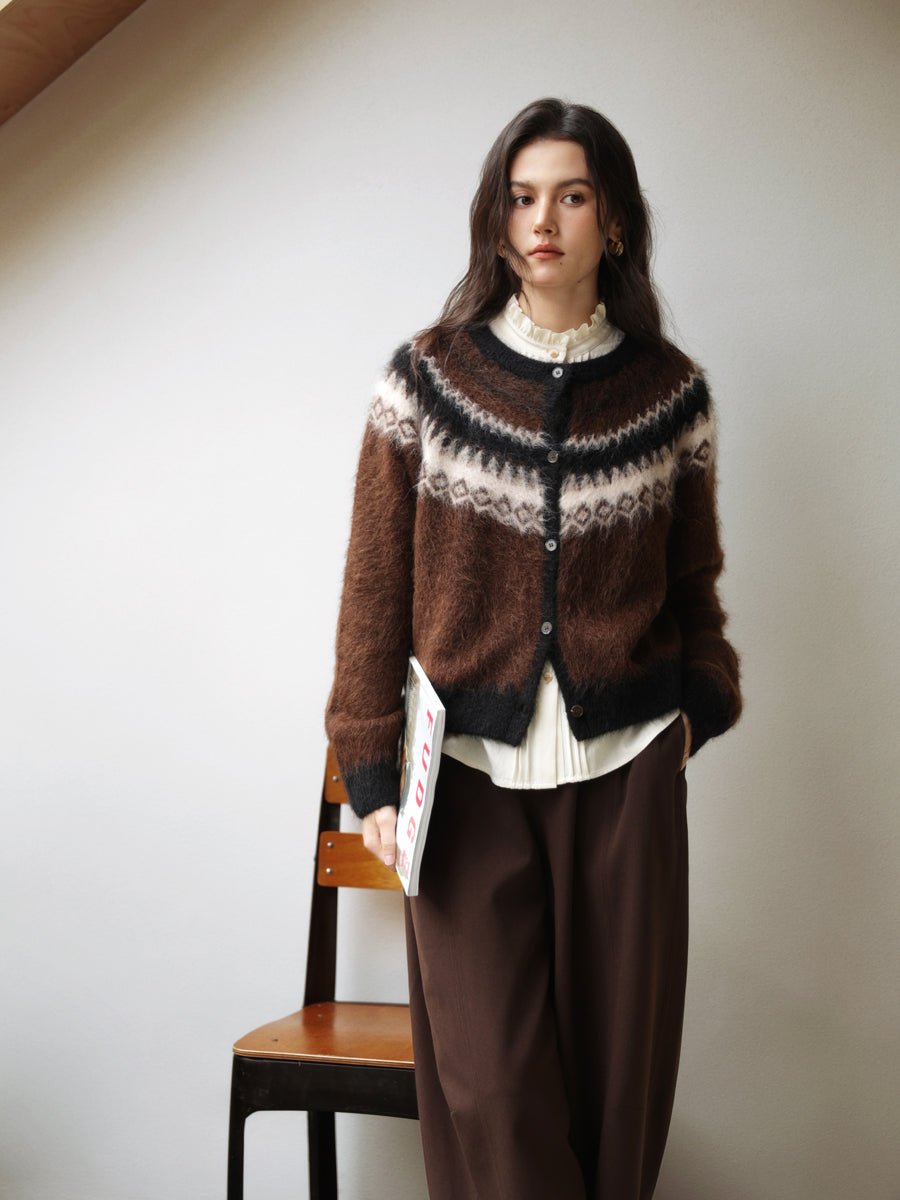 Mara Damen Strickjacke aus Wolle mit Diamant-Jacquardmuster in Royal Brown
