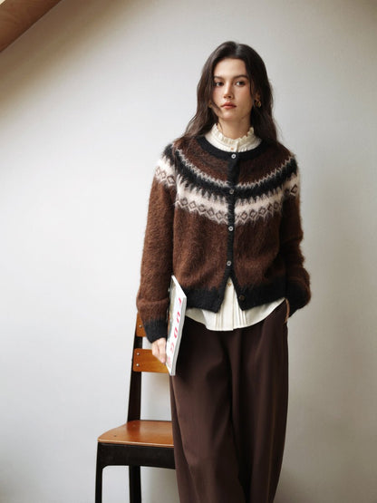 Mara Damen Strickjacke aus Wolle mit Diamant-Jacquardmuster in Royal Brown