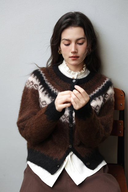 Mara Wollstrickjacke mit Diamantmuster – Detailaufnahme des Musters