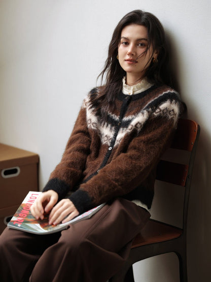 Mara Strickjacke in Beige – ideal für Büro und Alltag