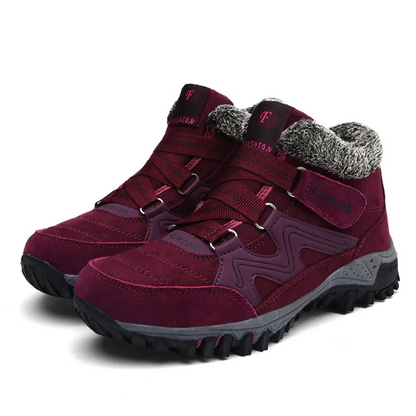 Norva Damen Winterschuhe Schwarz/Rosa – Lifestyle-Aufnahme im Freien