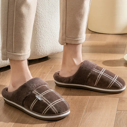 Relax Hausschuhe in allen drei Farben: Schwarz, Grau und Braun