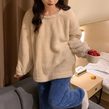 Selva Fleece-Pyjama-Set – Nahaufnahme der flauschigen Fleece-Qualität
