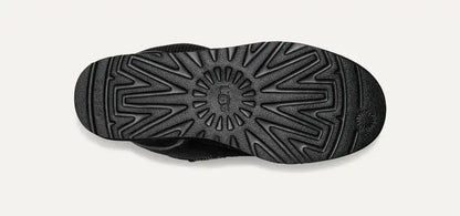UGG Lowmel Sneaker Chestnut – Detailbild der zweifarbigen Schnürsenkel und Zunge