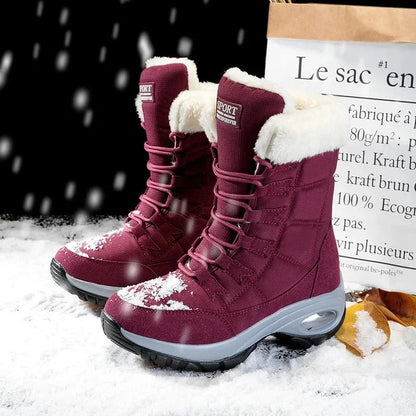 Velora Stiefel auf verschneitem Untergrund – rutschfeste Sohle im Einsatz
