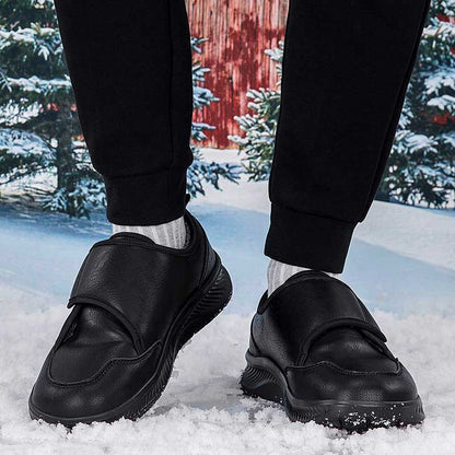 Pflegeschuh mit Klettverschluss und Winterfutter seitliche Ansicht