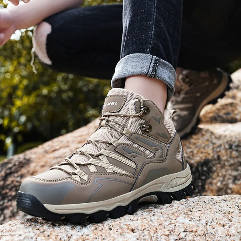 Vestra Trekkingschuhe Damen Grau – Trageansicht beim Wandern