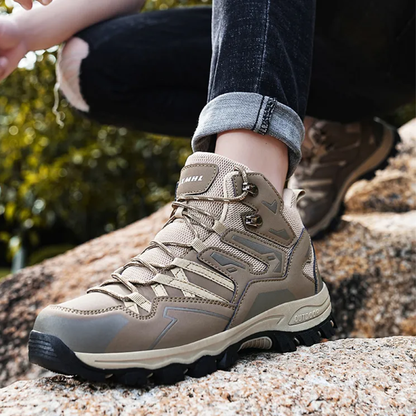 Vestra Trekkingschuhe Damen Grau – Trageansicht beim Wandern