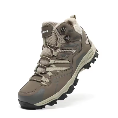 Vestra Damen Trekkingschuhe Khaki auf Waldboden